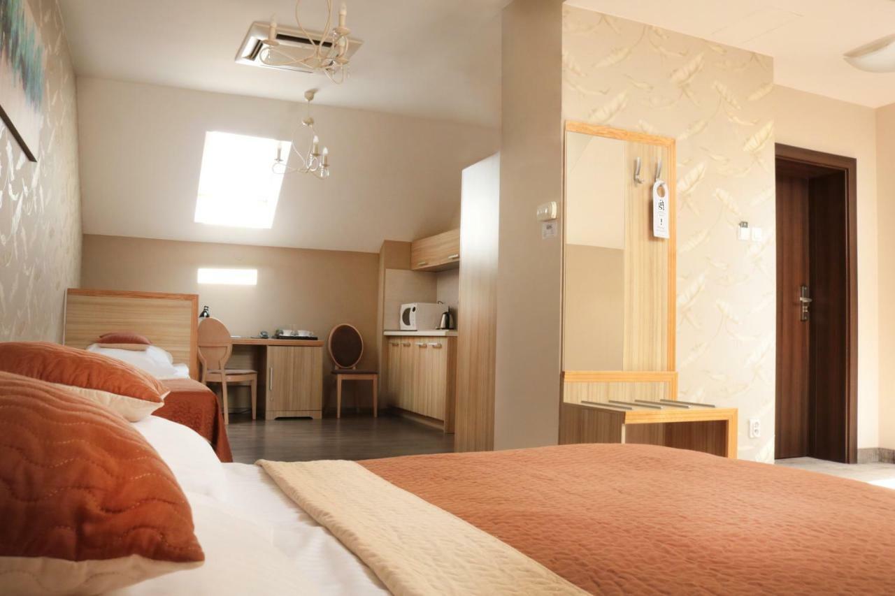 Gal Hotel